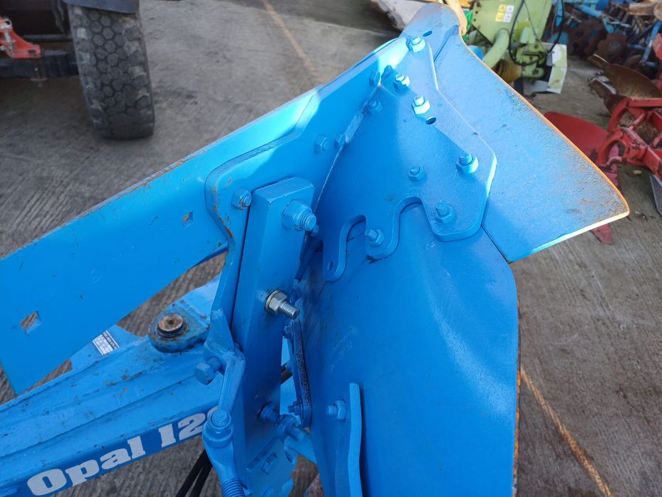 Plug Lemken Opal 120