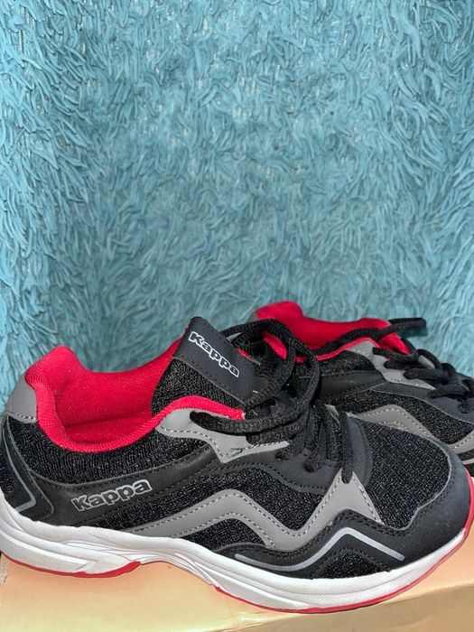 Vând Adidași Kappa