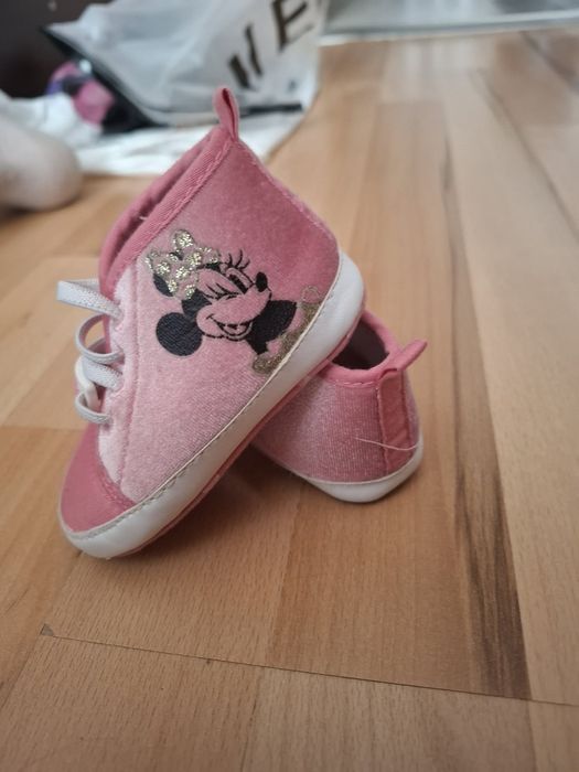 Бебешки буйки и обувки