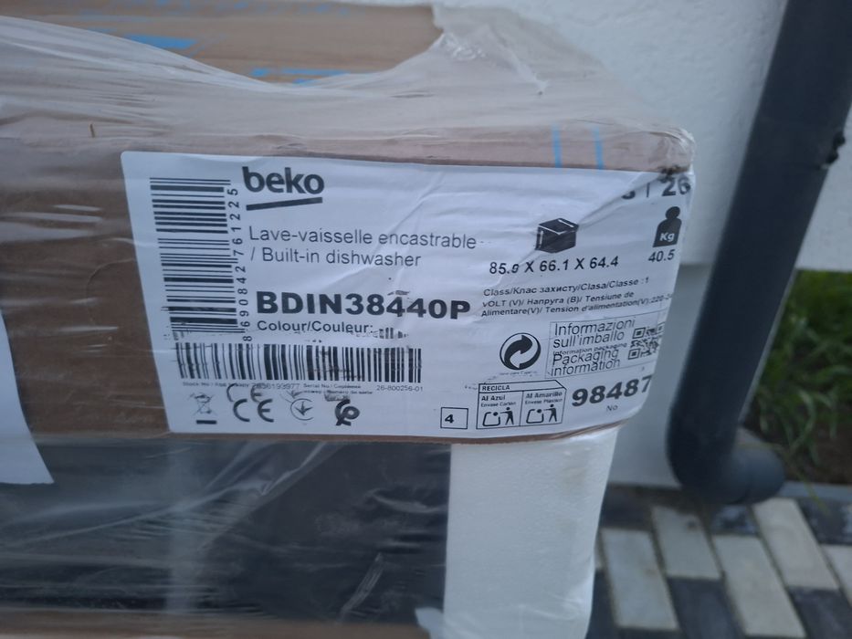 Masina de spalat vase incorporat Beko  bdin 38440p