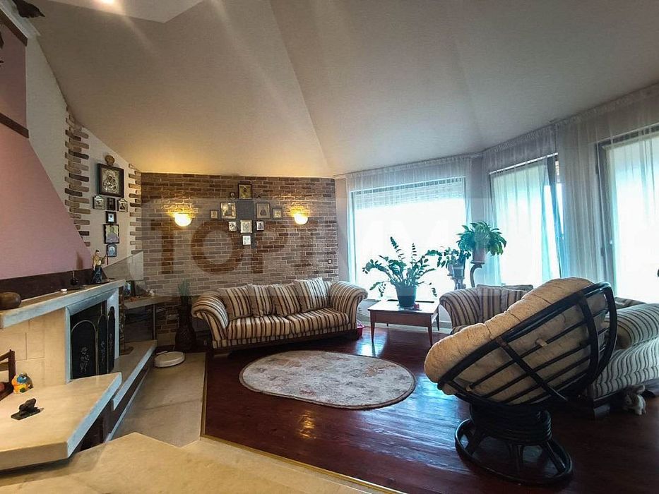 Продава се Къща в Варна, Виница - 294 кв.м за 1902 €/кв.м - Снимка #3