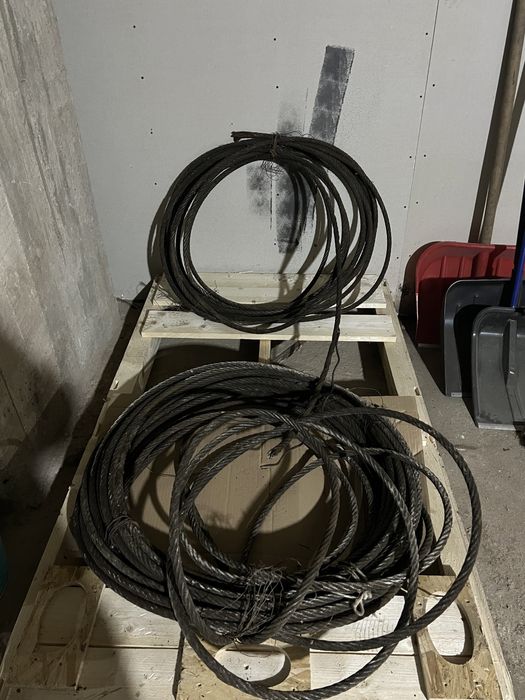 Стальной тросс