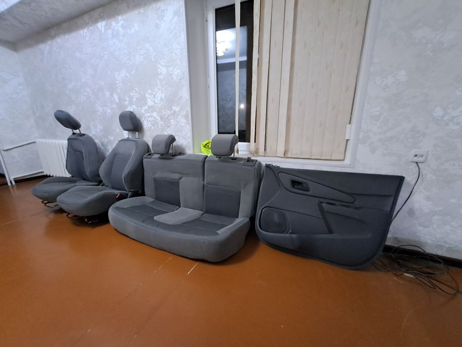 Cobalt sedina va 1 ta abshivka sotiladi