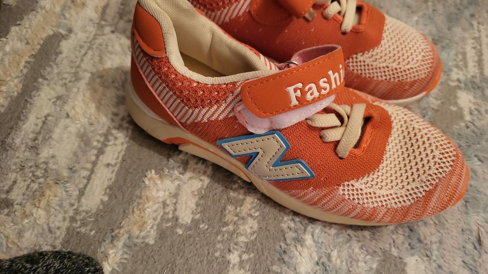 Срочно продам детски обувь