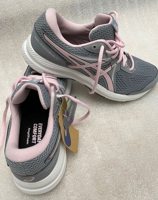 Кроссовки беговые ASICS женские