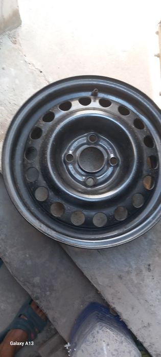 Продавам два броя 14 джанти за Опел
