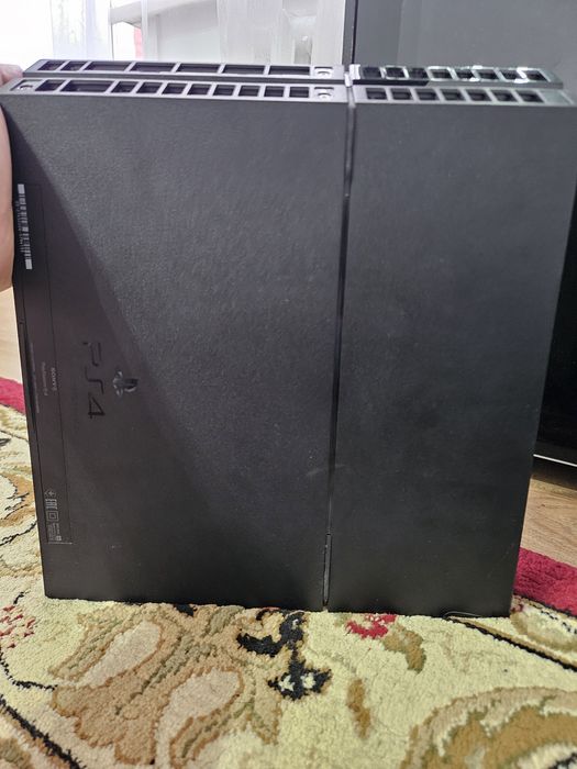 Продам Playstation 4