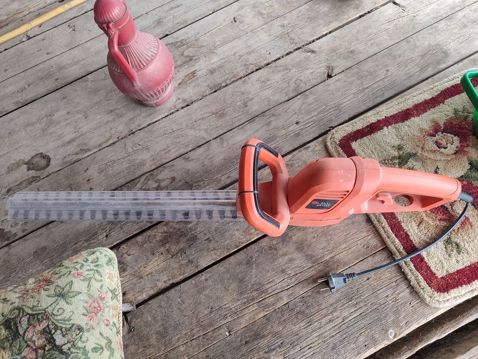 Кусторез электрически