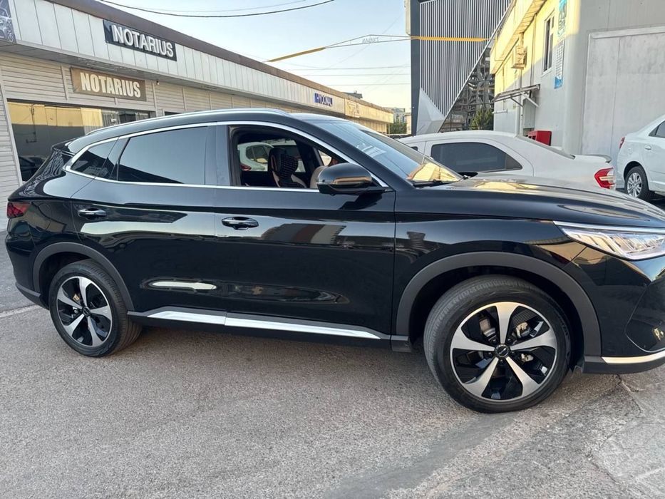 BYD SONG PLUS HAYBRID srochna sotiladi