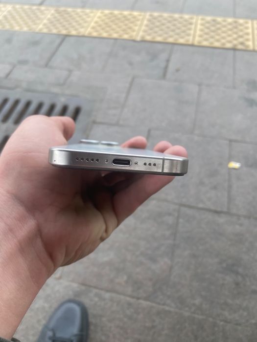 iPhone 15 pro 256gb