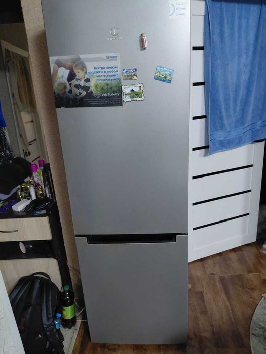 Холодильник Indesit