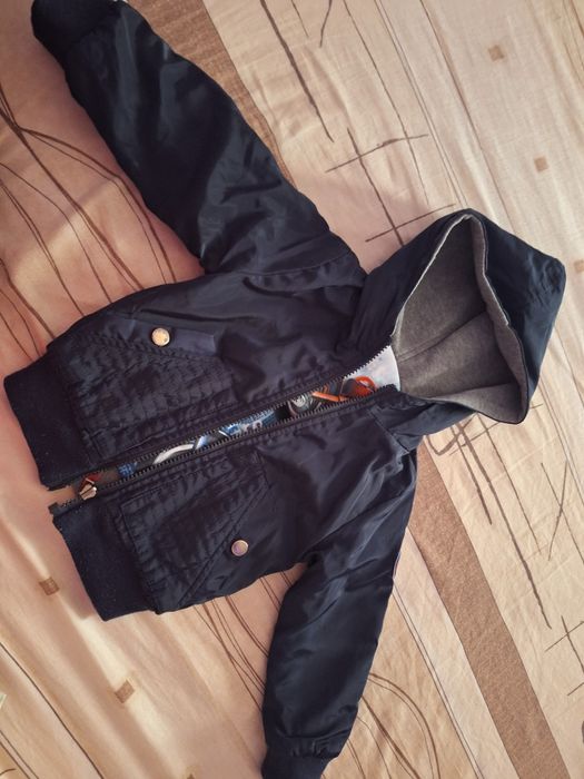 Двулицево пролетно яке за 12 месеца