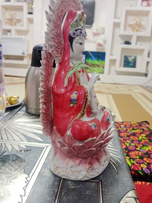 Statuetka xitoylarniki haykali toza chinnidan i 50$