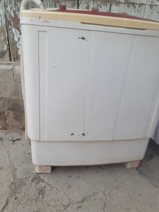 Kir yuvish mashinasi sifati yaxshi holati alo ishlashi zor 800000 som