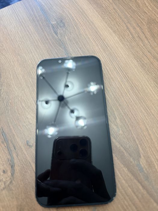 Продам Iphone 14