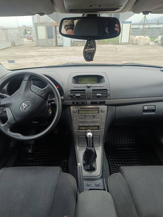 Toyota Avensis 1.8 2005 година