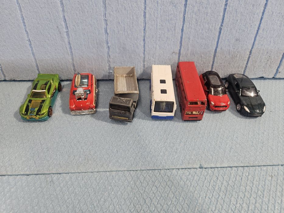 Играчки Hot weels Machbox  и др.