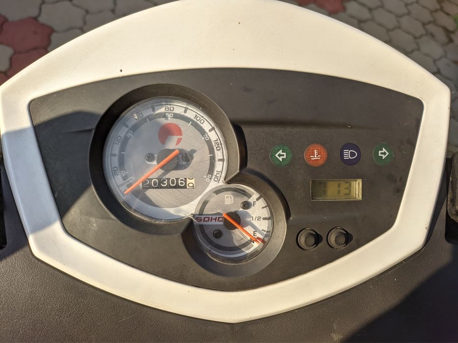 Vând scuter 125cc motorizare Honda sh