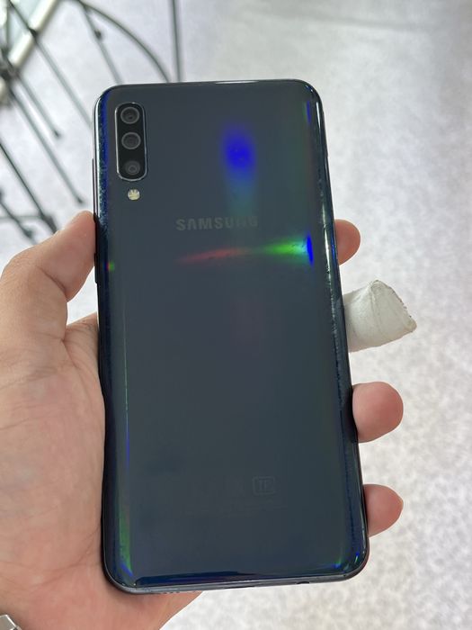 Продам Самсунг А50