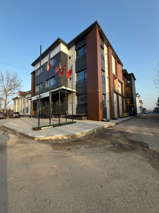 Продажа новой гостиницы у дороги 6 соток 2225м2 ориентир Хайт-Таун