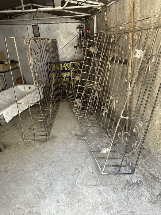 Решетки кованные аквариумные с козырьками