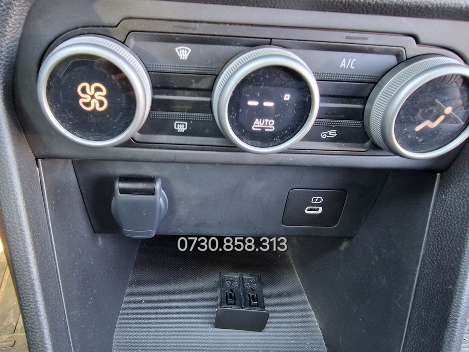 USB tip C Dacia Logan Sandero Duster Jogger