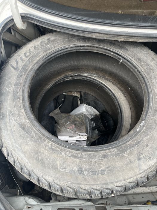 продам зимнию резину 215/60/16