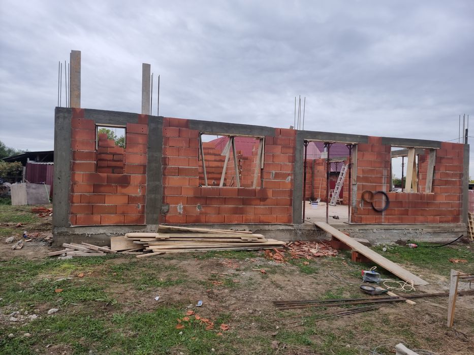 Casă nouă de vanzare