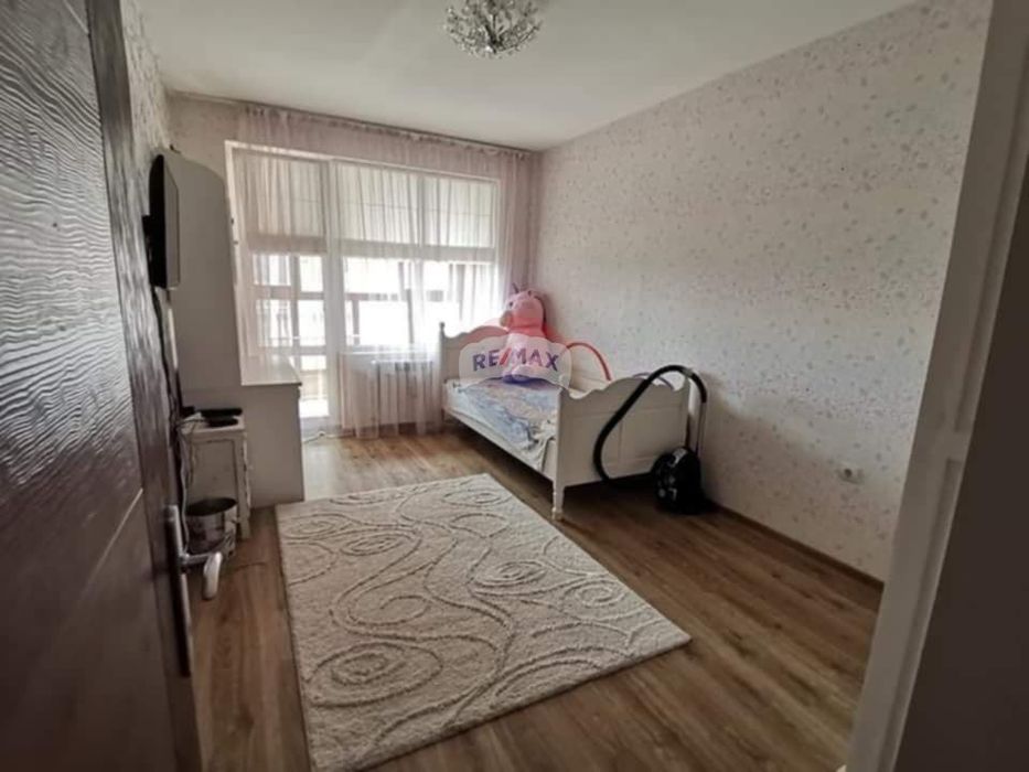 Дава се под наем Тристаен апартамент в Варна, Възраждане 1 - 120 кв.м за 765 € - Снимка #5