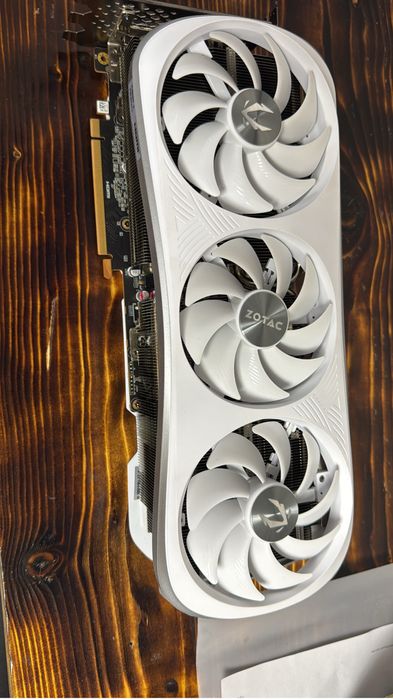 Продам 4090 без чипа и памяти