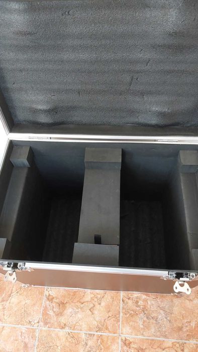 Flight case dublu moving head-uri beam 7R 10R 8R cu roti
