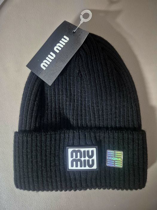 Caciula dama  . Marime universala  !!!