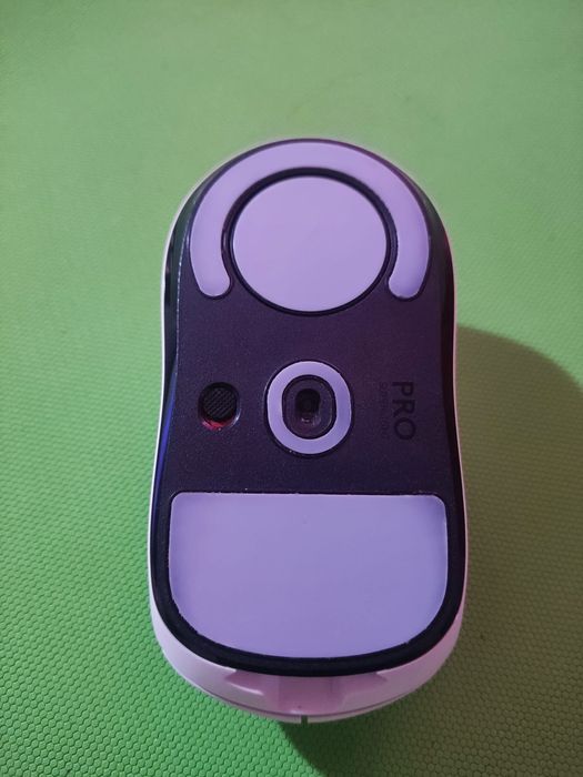 Mouse gaming Logitech G Pro X Superlight alb – stare foarte bună

Vând
