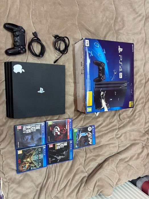 Play Station 4 Pro 1 TB