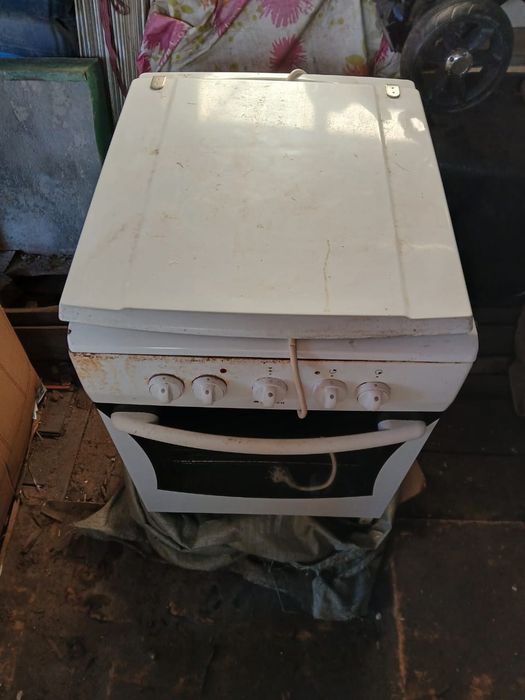 Продам газовую плиту