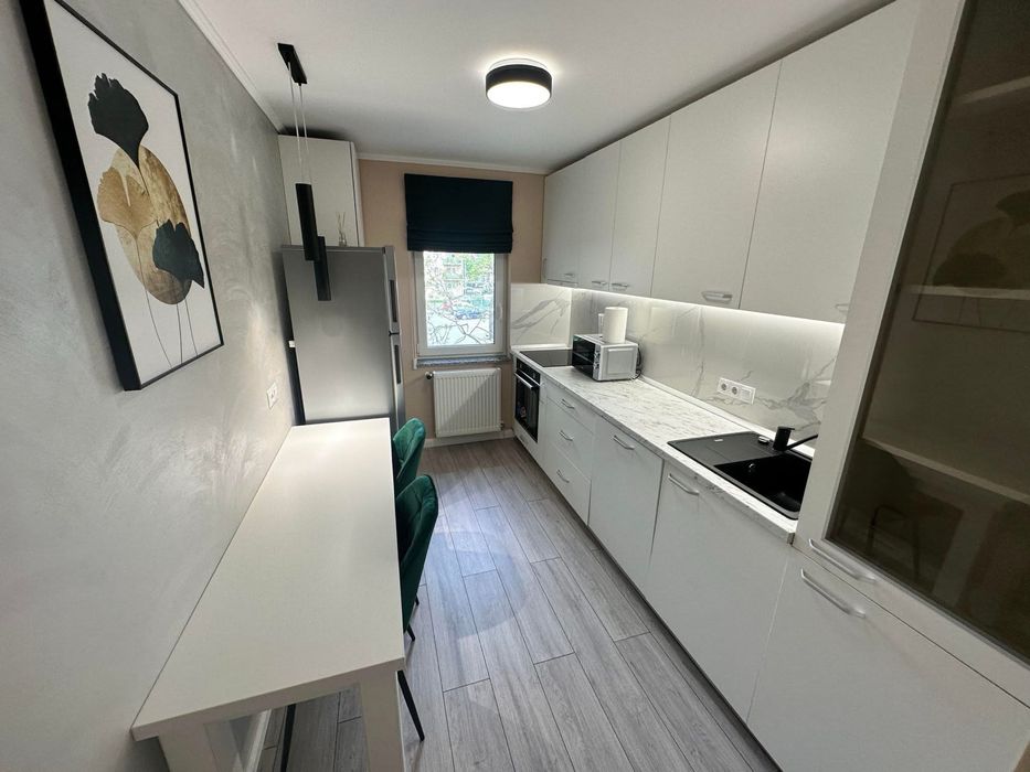 Ofer spre închiriere Apartament de Lux 4 Camere Etaj 1 Micro 17