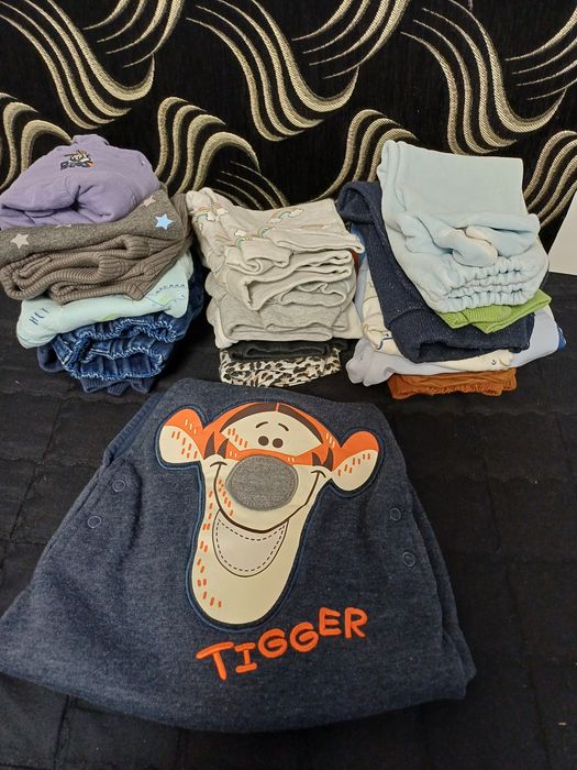 Lot haine marimea 68, potrivite pt 3-6 luni