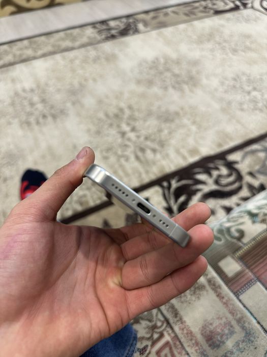 iPhone 15 pro продаю