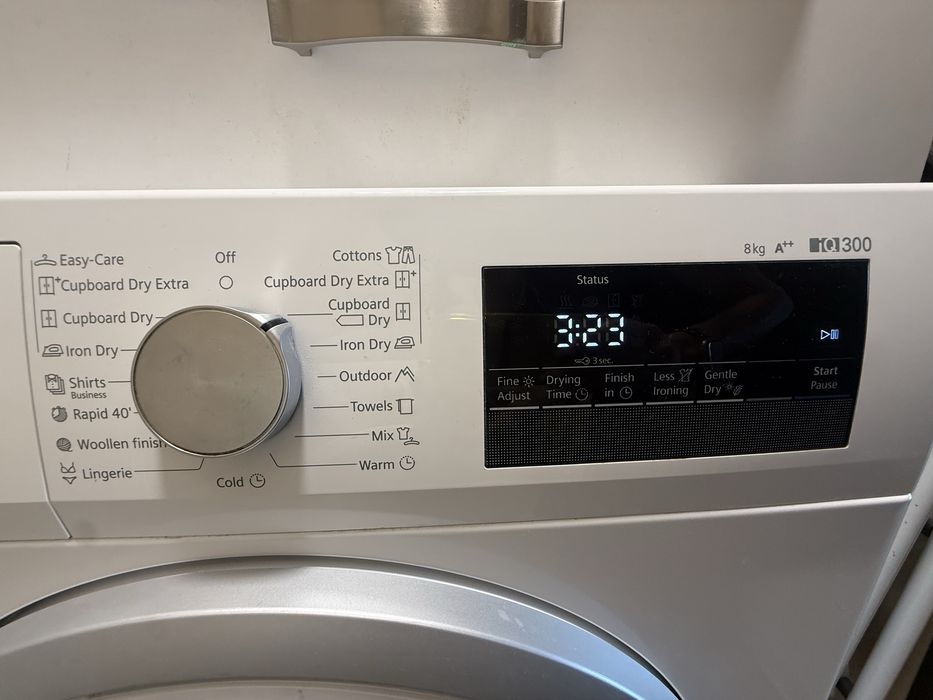 Siemens iQ300 сушилня, 8 кг, A++ с термопомпа (Heat Pump) и iSensoric
