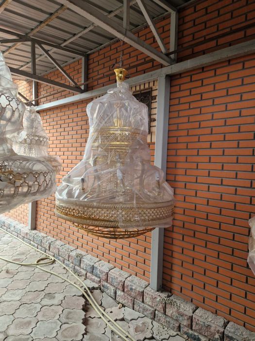 Продам люстры ресторанные 8 шт