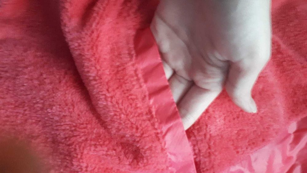 Geaca groasă de iarnă pentru fete plus alta cadou