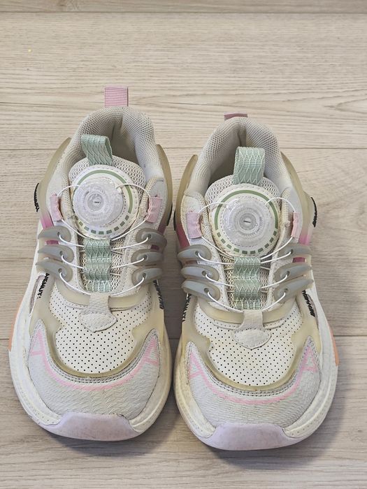 Sneakers fete / adidasi toamna