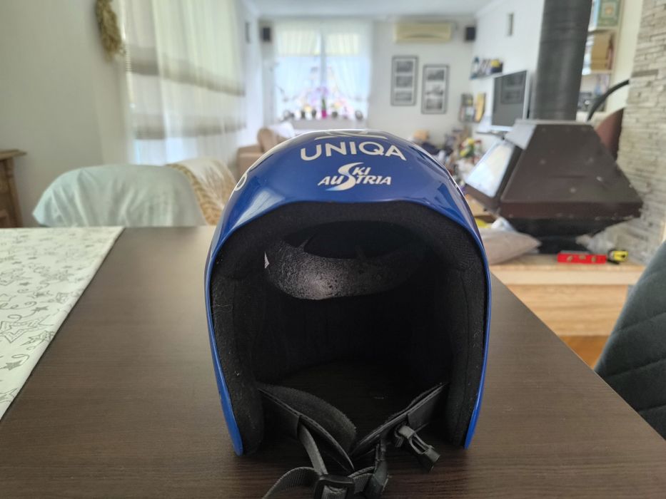 Скиорска каска briko