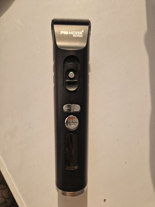 Продам машинку для стрижки волос