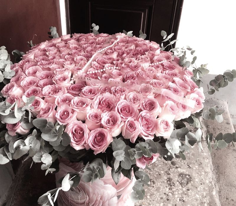 Огромный букет роз