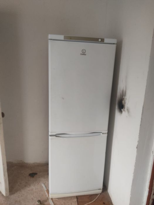 Холодильник INDESIT