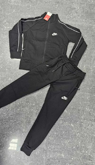 Топ!Детски екипи Nike