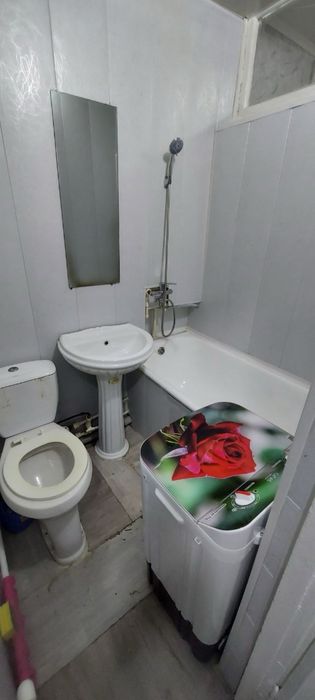 1 комнатная в 1 микрорайоне (балкон 2х6)