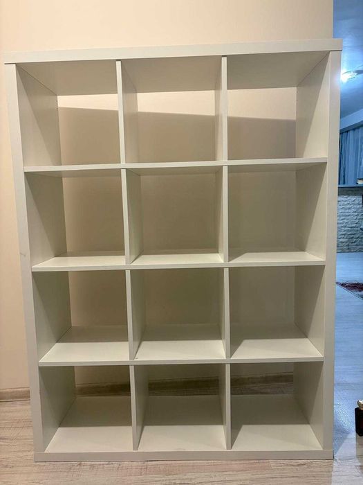 Vând bibliotecă, comodă TV și măsuță living