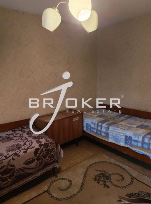 Дава се под наем Тристаен апартамент в Кърджали, Център - 91 кв.м за 260 € - Снимка #5